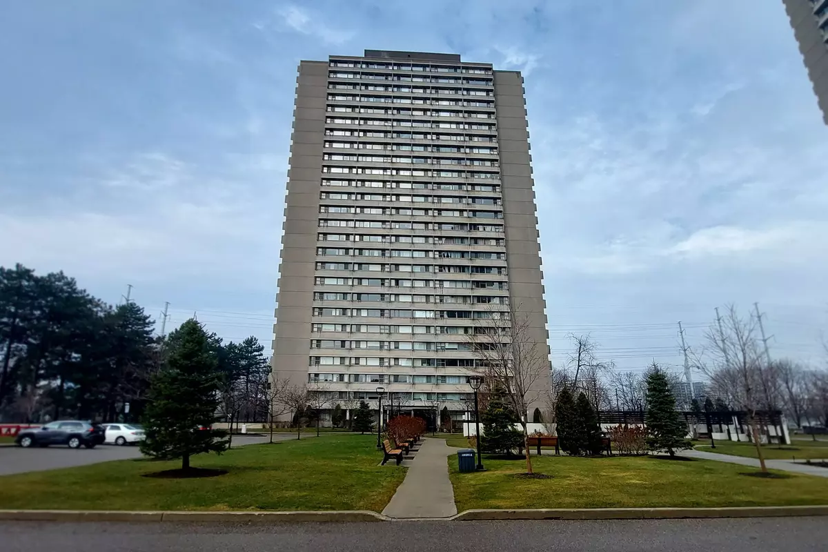 Toronto C11, ON M3C 1T1,735 Don Mills RD #PH07