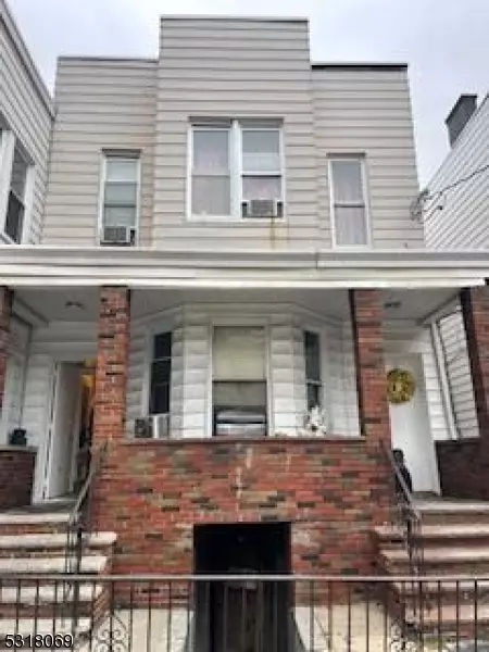 16 Irving St, Jersey City, NJ 07307