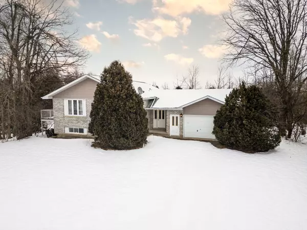 1327 Old Carriage LN, North Dundas, ON K0C 2K0