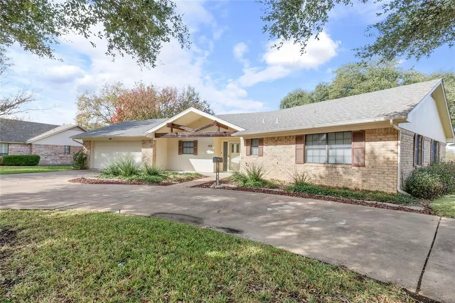 109 Garland Drive, Hillsboro, TX 76645