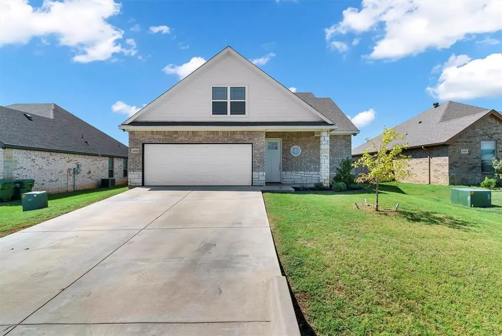 Granbury, TX 76049,3320 White Horse Drive