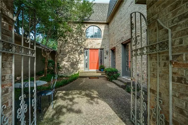 30 Royal Way, Dallas, TX 75229