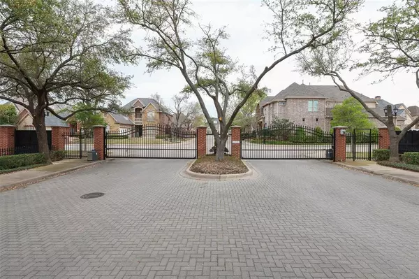 4118 Walnut Glen Place,  Dallas,  TX 75229