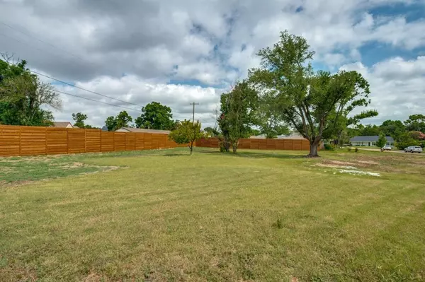 Dallas, TX 75229,3822 Martha Lane