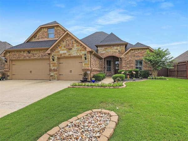 727 La Paloma Road, Sanger, TX 76266