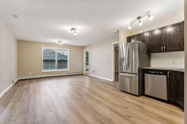 Calgary, AB T2A 7Z4,2000 Applevillage CT SE #107