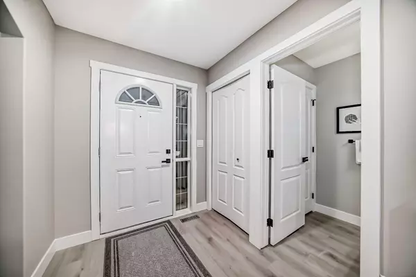 Calgary, AB T3M 0B3,281 Cranberry Close SE