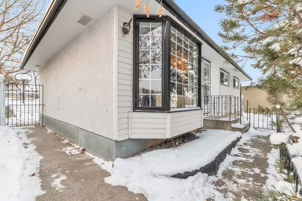 4627 Greenhill CRES Northeast, Calgary, AB T2E 5S1