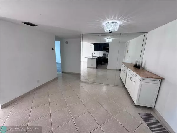 Wilton Manors, FL 33334,3004 NE 5th Ter  #302-C