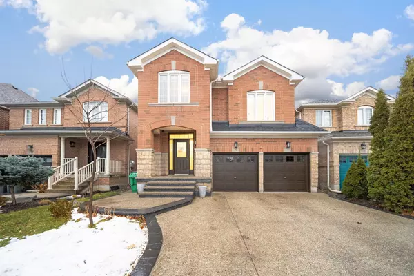 77 Crown Victoria DR, Brampton, ON L7A 3X1