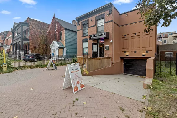 Lower Town - Sandy Hill, ON K1N 5T4,129 York ST