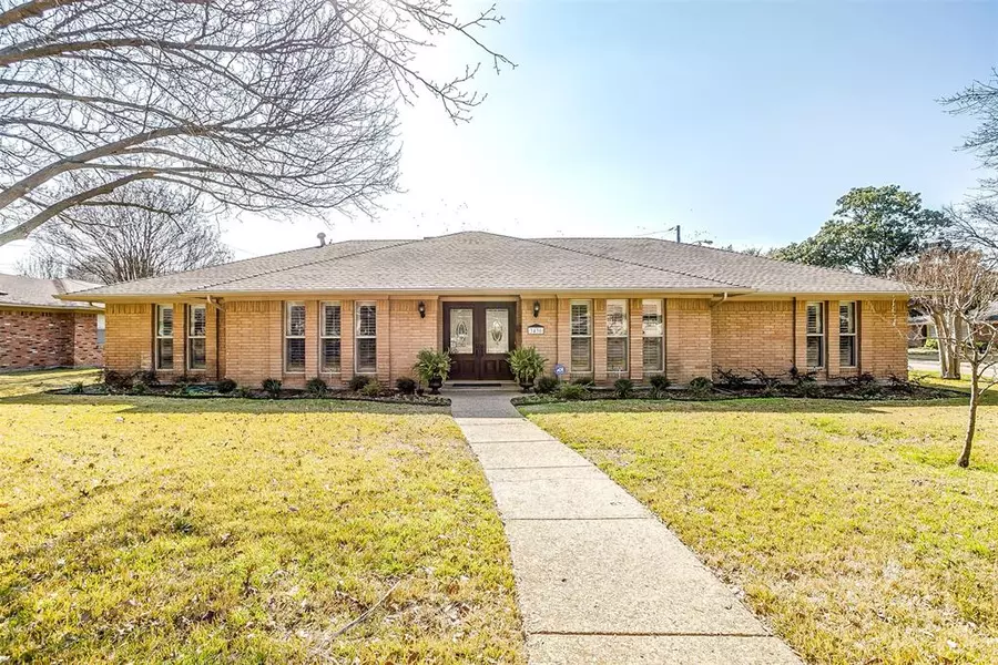 3436 Webb Garden Drive, Dallas, TX 75229