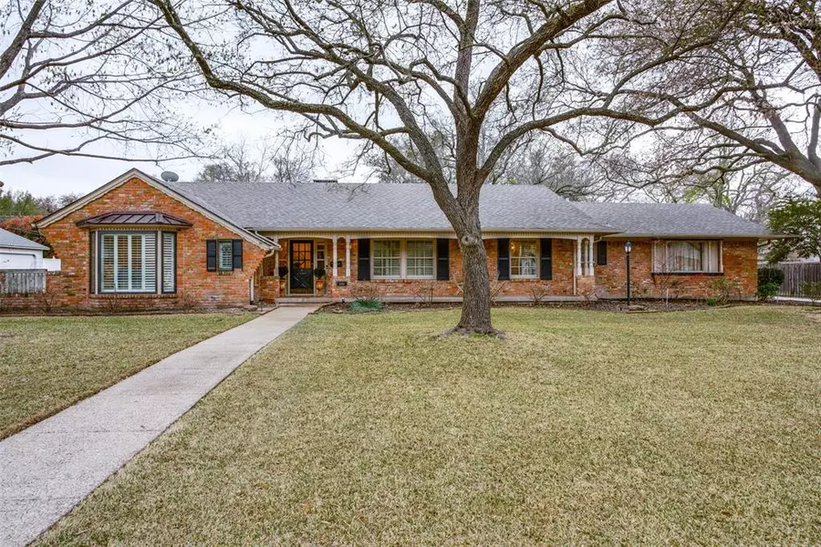 5134 Del Roy Drive, Dallas, TX 75229