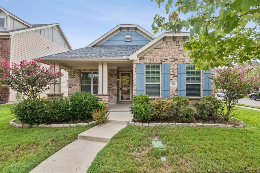 704 Whitemarsh Drive, Aubrey, TX 76227