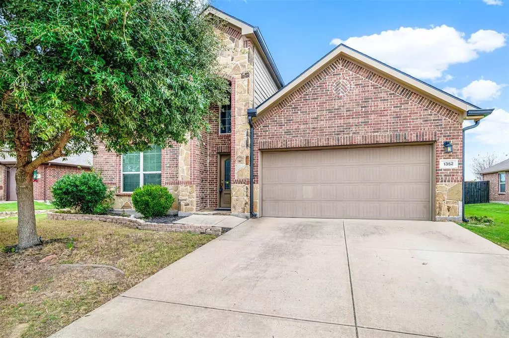 Burleson, TX 76028,1352 Hearthstone Drive