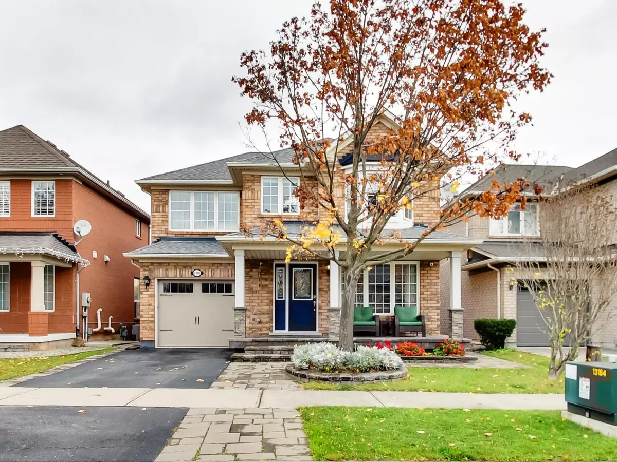 Oakville, ON L6M 3Y6,2400 Guildstone CRES