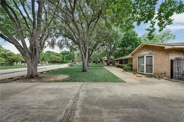 Dallas, TX 75229,4150 Beaver Brook