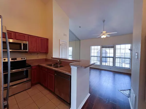 Dallas, TX 75209,4800 W Lovers Lane #518