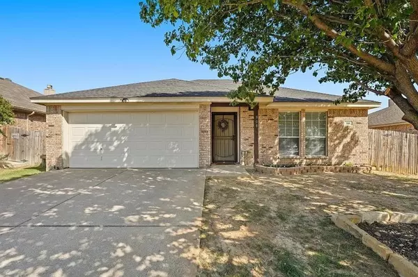 908 Crowder Drive, Crowley, TX 76036