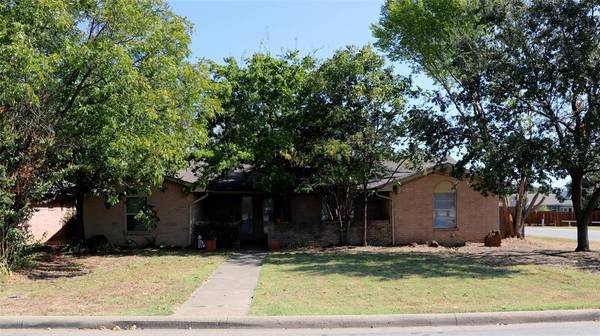 595 Manco Road, Lewisville, TX 75067