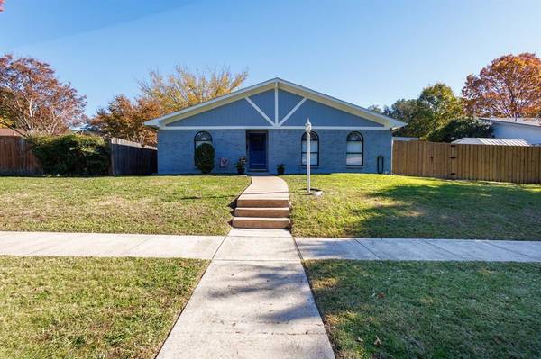 306 Ivy Way, Garland, TX 75043