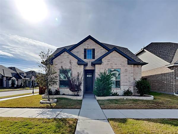 12405 Iveson Drive, Fort Worth, TX 76052