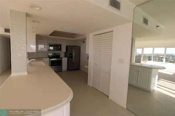 Fort Lauderdale, FL 33308,3200 Port Royale Dr  #2007