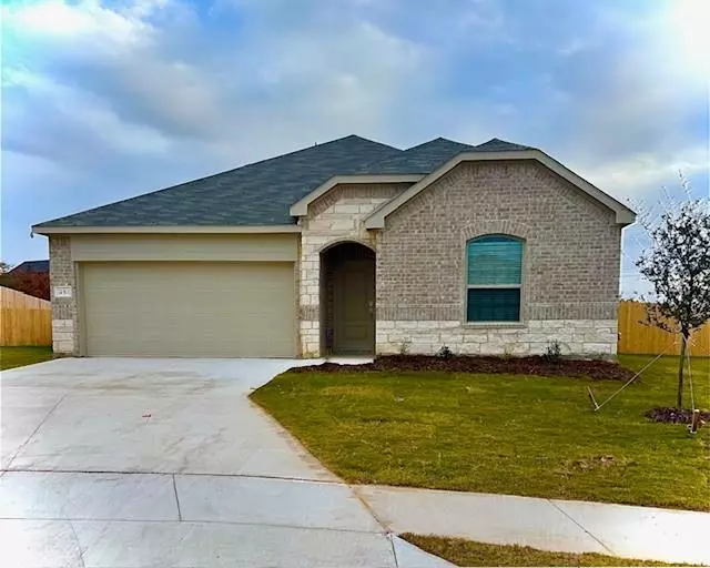 1240 Dragon Way, Azle, TX 76020