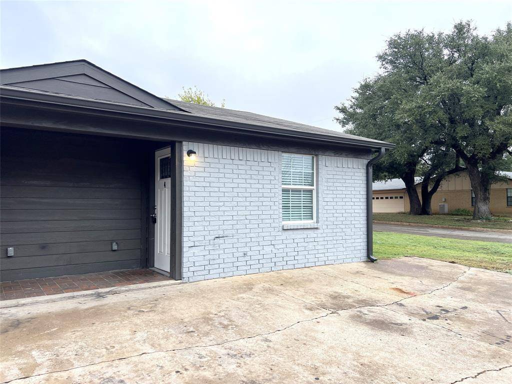 Weatherford, TX 76086,715 E 3rd Street #4