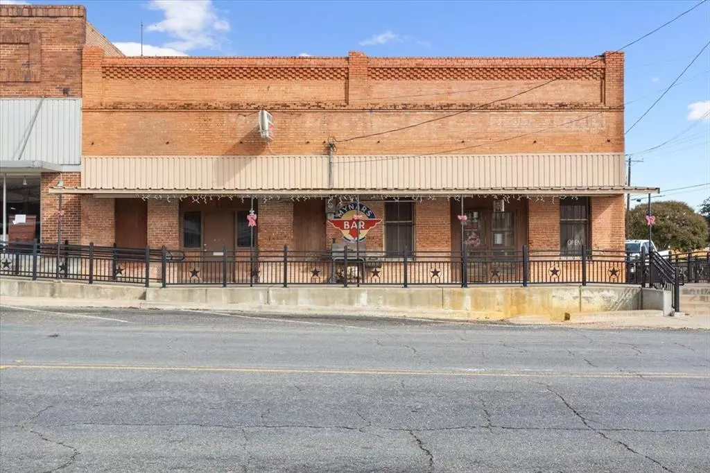 West, TX 76691,121 E Oak Street