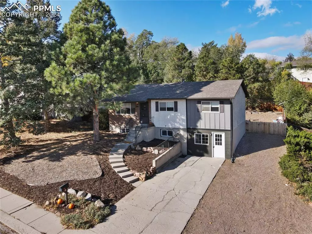 Colorado Springs, CO 80904,806 Paradise LN