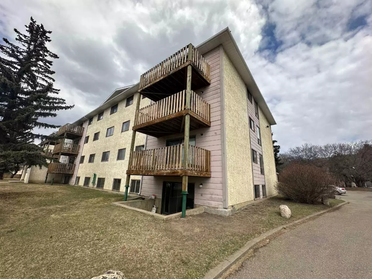 Peace River, AB T8S 1C7,7801 98 ST #211