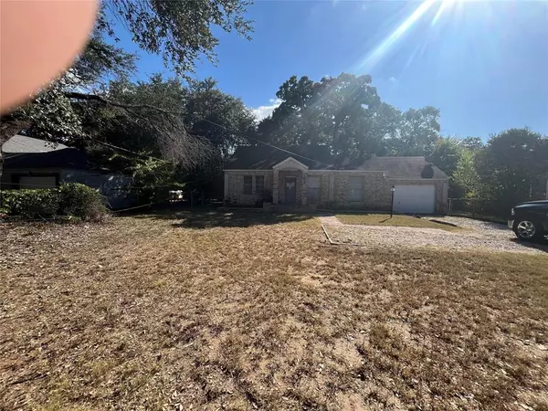 4909 Barbara Road, River Oaks, TX 76114