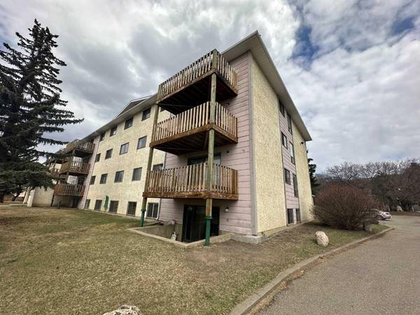 7801 98 ST #211, Peace River, AB T8S 1C7