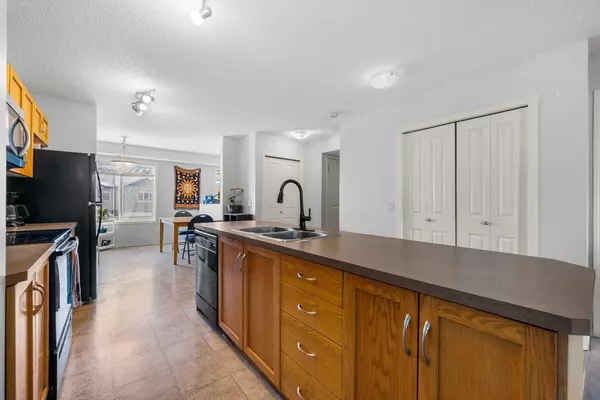 Calgary, AB T3J 0G5,262 Saddlebrook PT Northeast