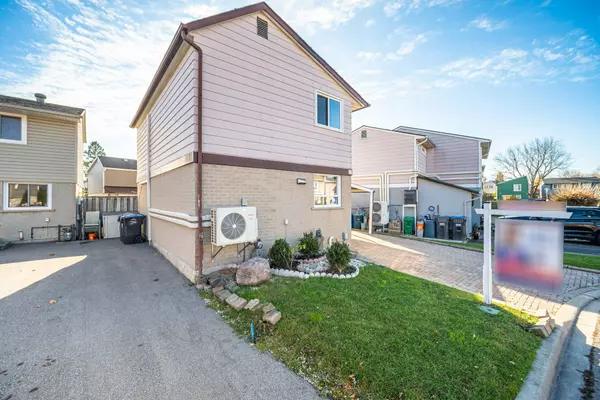 Brampton, ON L6S 2C3,32 Hindquarter CT