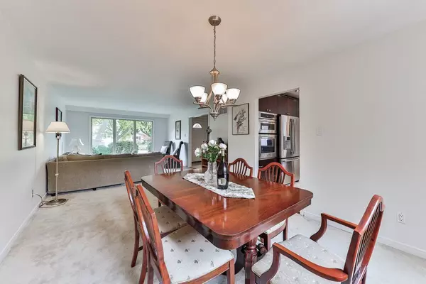 Mississauga, ON L5C 2Z5,981 Valdese DR