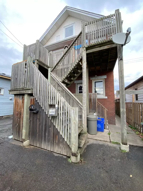 Hamilton, ON L8H 1R4,522 Roxborough AVE #Unit 1