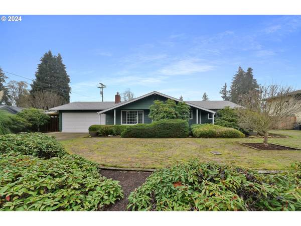 1379 MENLO LOOP, Springfield, OR 97477