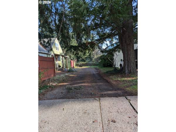 SE 139TH AVE, Portland, OR 97233