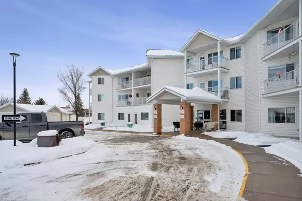 3 Parklane WAY #201, Strathmore, AB T1P 1N6