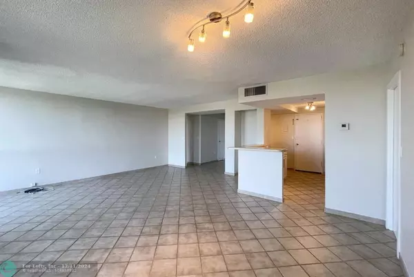 Bay Harbor Islands, FL 33154,9800 W Bay Harbor Dr  #710