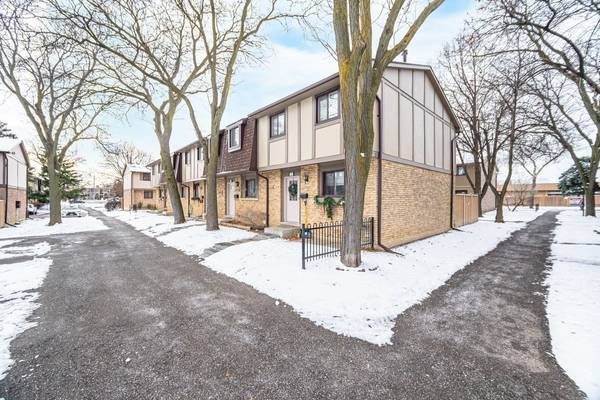 105 Hansen RD N #54, Brampton, ON L6V 3C9