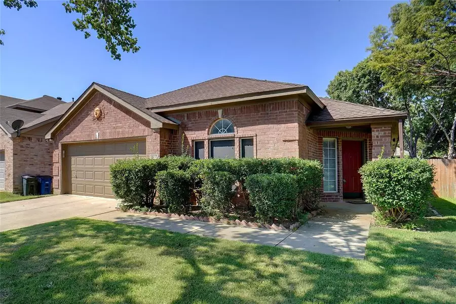 1517 Nightingale Lane, Corinth, TX 76210