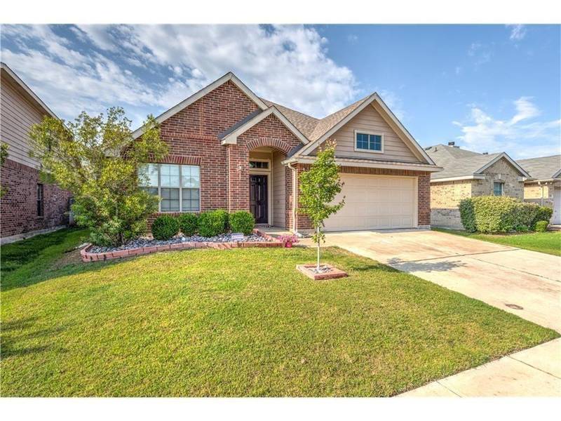 4532 Grassy Glen Drive, Fort Worth, TX 76244