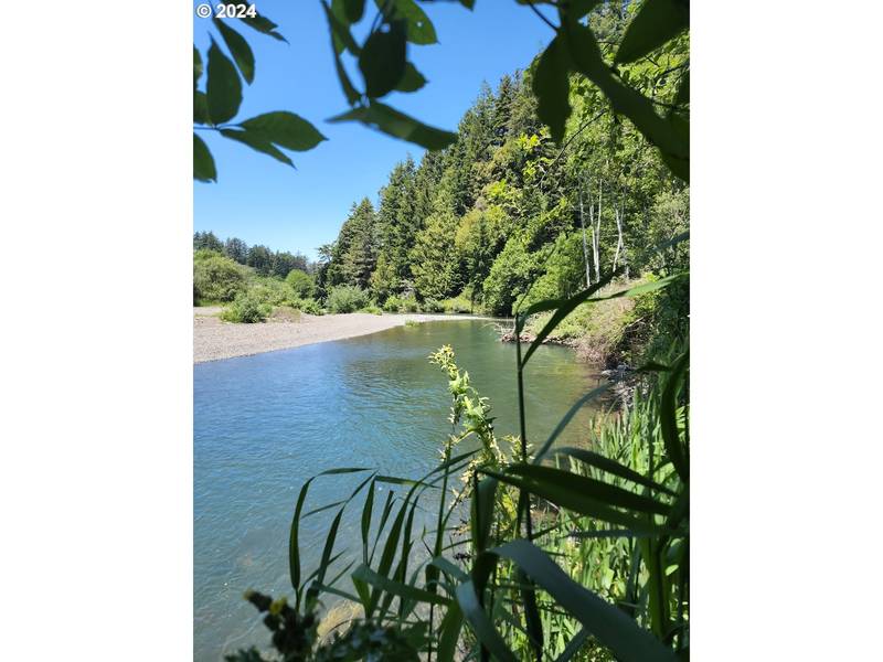 00 Mateer RD #1300, Gold Beach, OR 97444