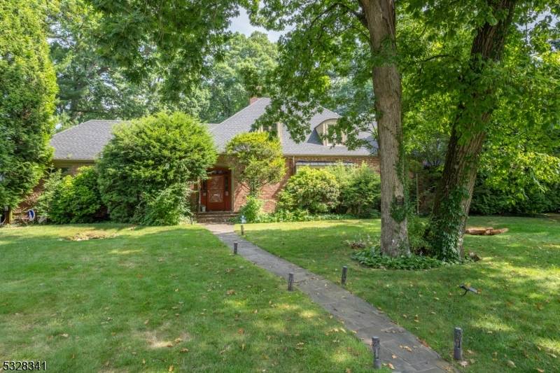 265 Oak Ridge Ave, Summit City, NJ 07901