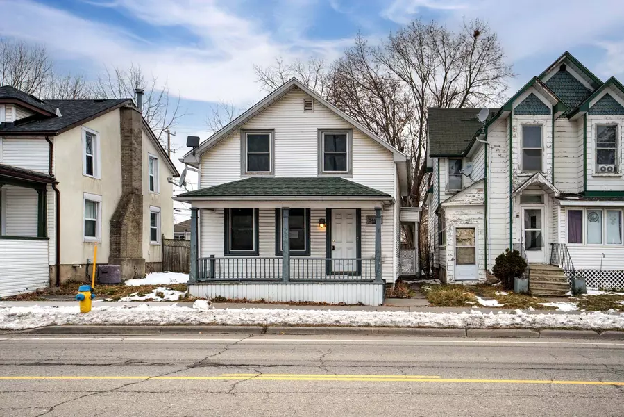 344 King ST E, Gananoque, ON K7G 1G7