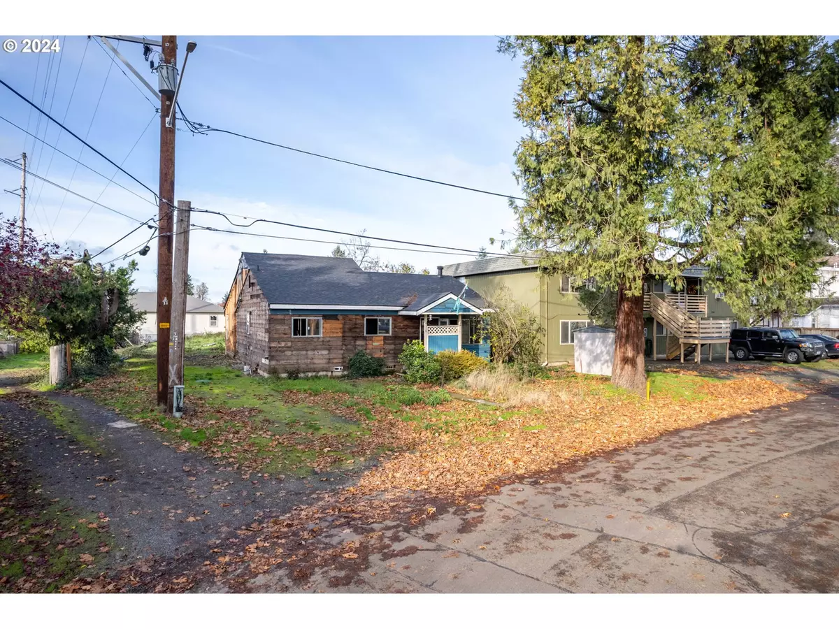 Eugene, OR 97408,32633 W MCKENZIE ST