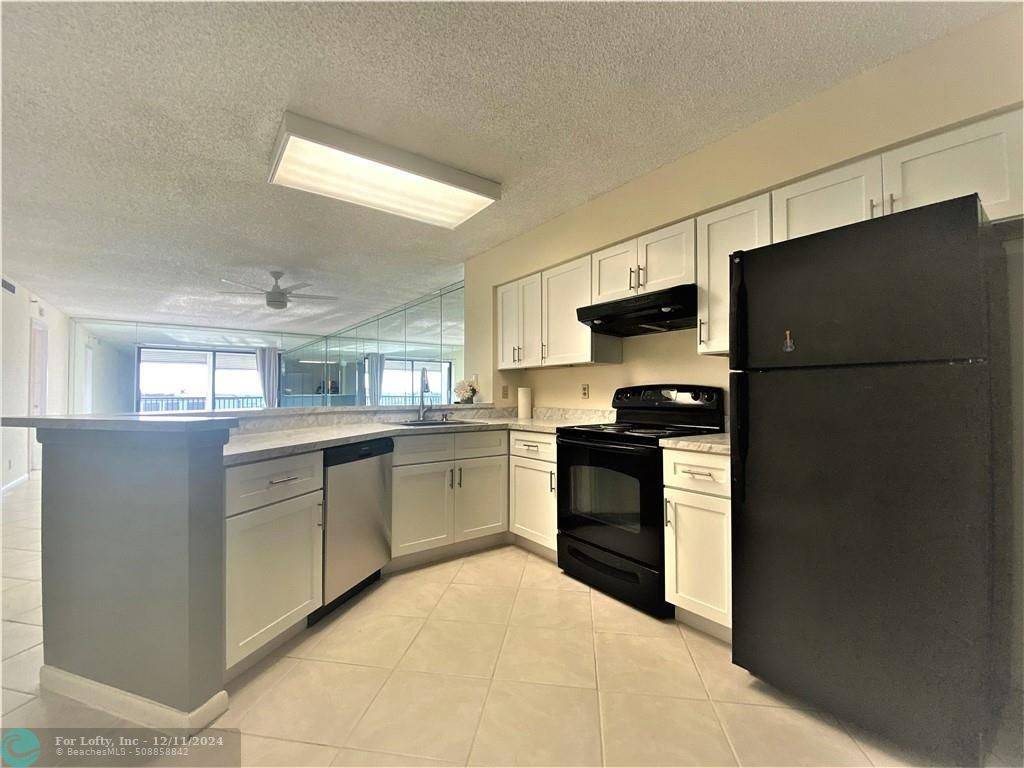 Pompano Beach, FL 33069,2221 Cypress Island Dr  #807